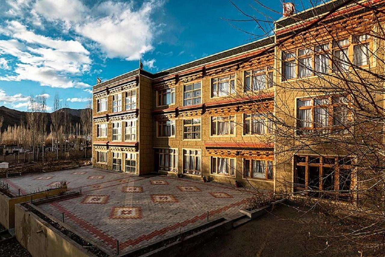 Hotel Alpine Ladakh 레 외부 사진