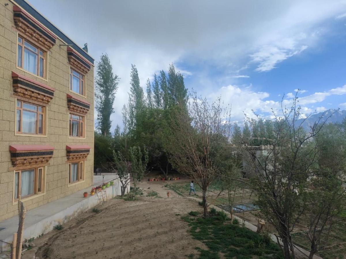 Hotel Alpine Ladakh 레 외부 사진