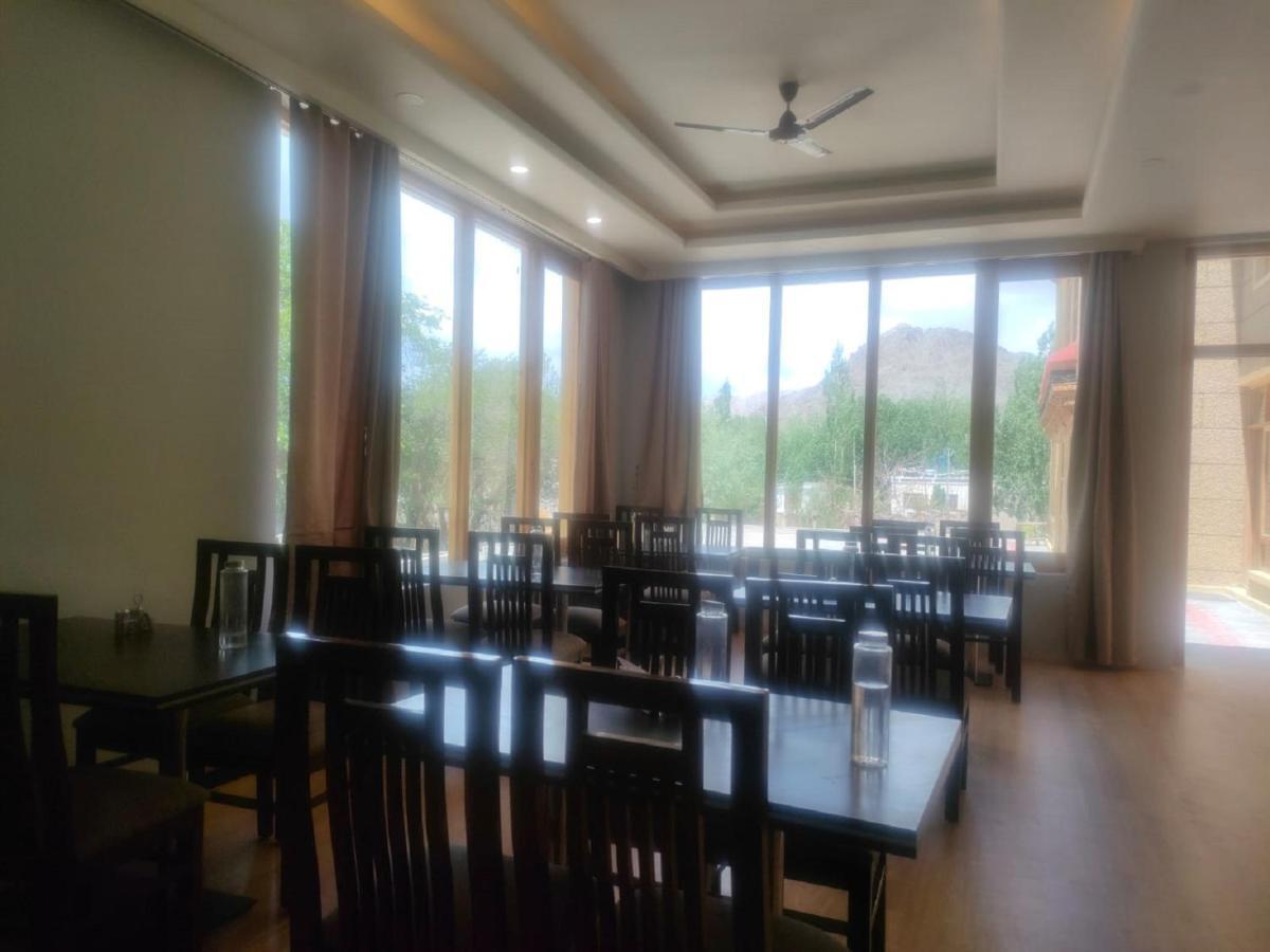 Hotel Alpine Ladakh 레 외부 사진