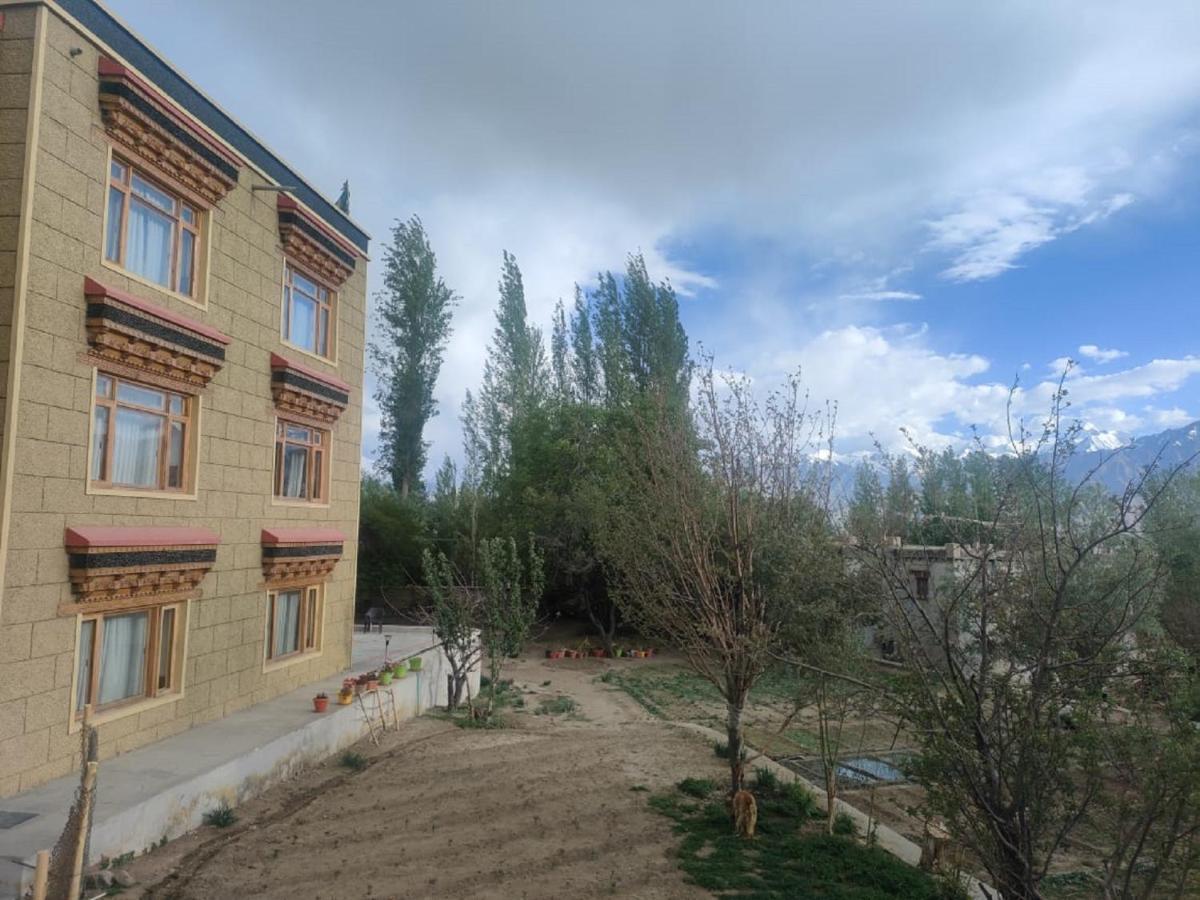 Hotel Alpine Ladakh 레 외부 사진