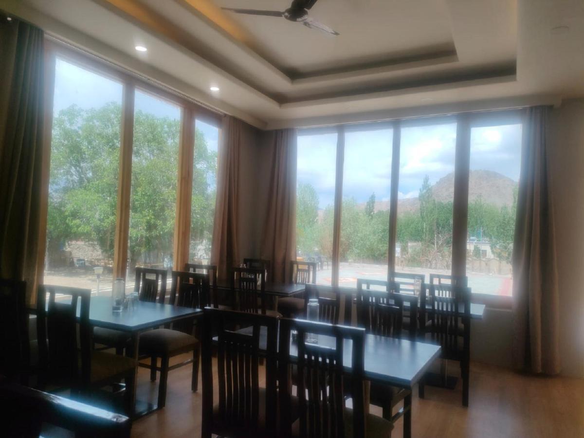 Hotel Alpine Ladakh 레 외부 사진