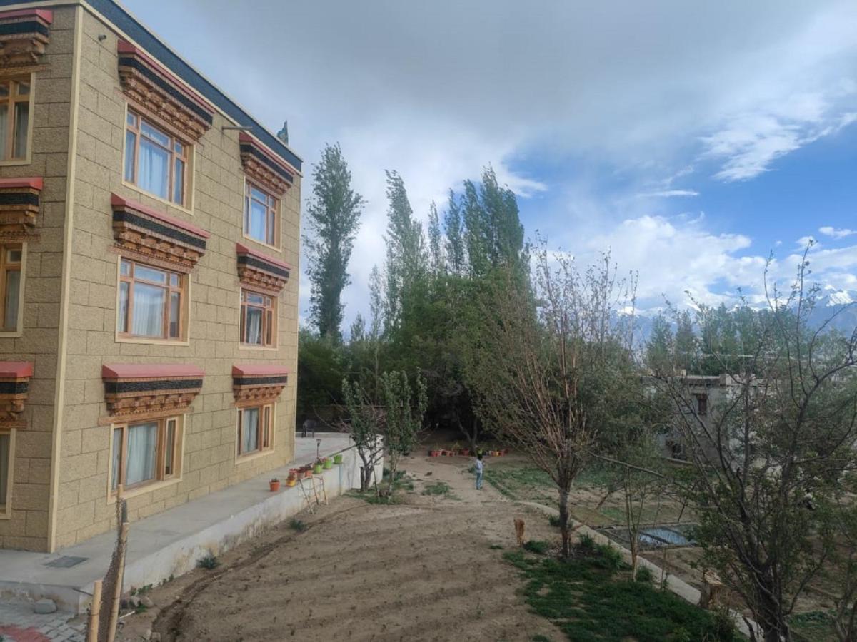 Hotel Alpine Ladakh 레 외부 사진