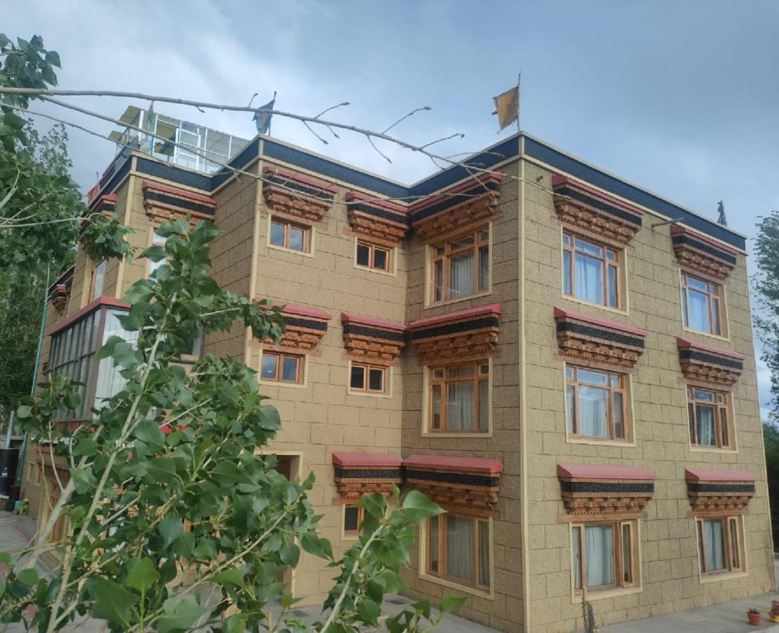 Hotel Alpine Ladakh 레 외부 사진