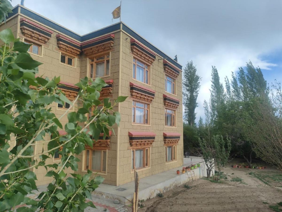 Hotel Alpine Ladakh 레 외부 사진